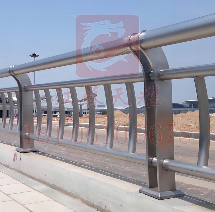 「  不銹鋼景觀護欄」的材料選擇